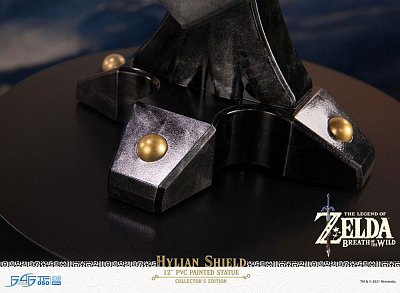 The Legend of Zelda Breath of the Wild PVC socha Hylian Shield sběratelská edice 29 cm - poškozený obal