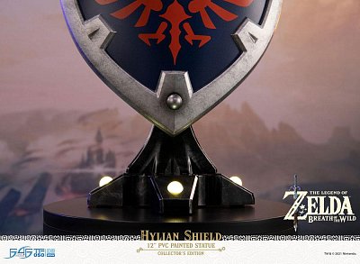 The Legend of Zelda Breath of the Wild PVC socha Hylian Shield sběratelská edice 29 cm - poškozený obal